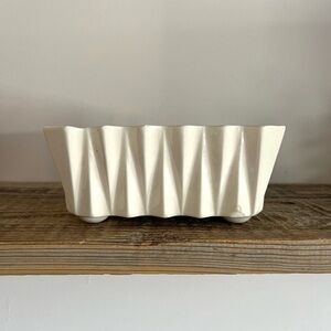 Ivory pottery planter pot vintage footed